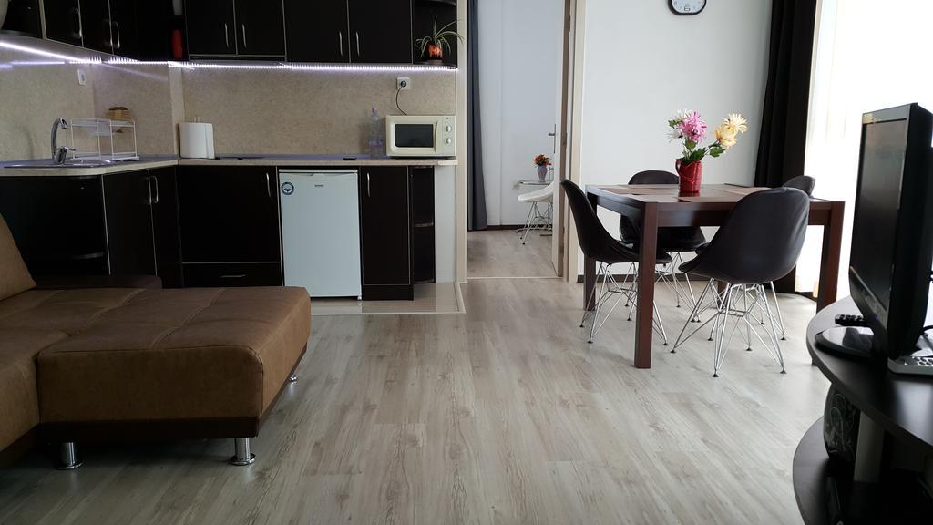 Kraybrezhna Apartment Pomorie Extérieur photo