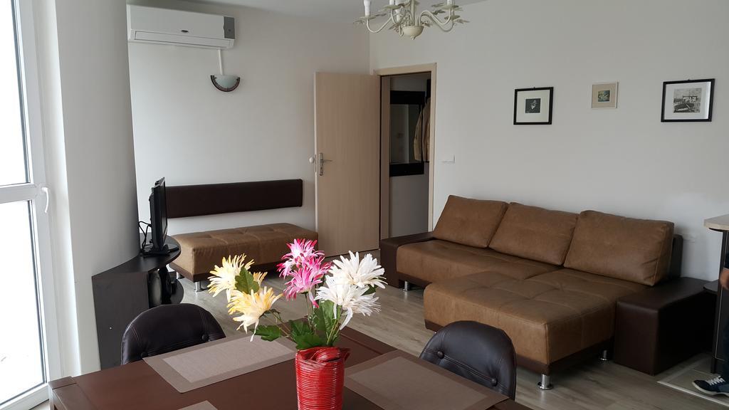Kraybrezhna Apartment Pomorie Extérieur photo