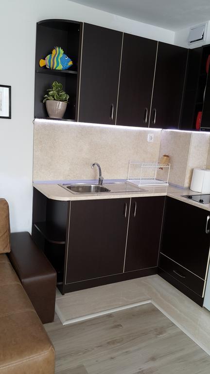 Kraybrezhna Apartment Pomorie Extérieur photo