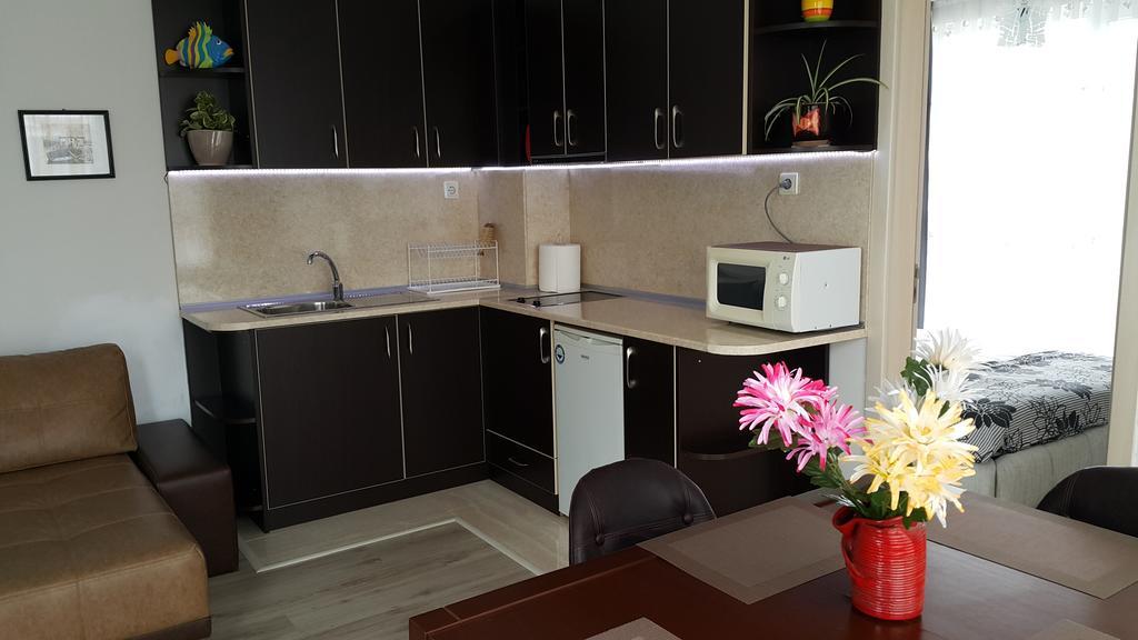 Kraybrezhna Apartment Pomorie Extérieur photo