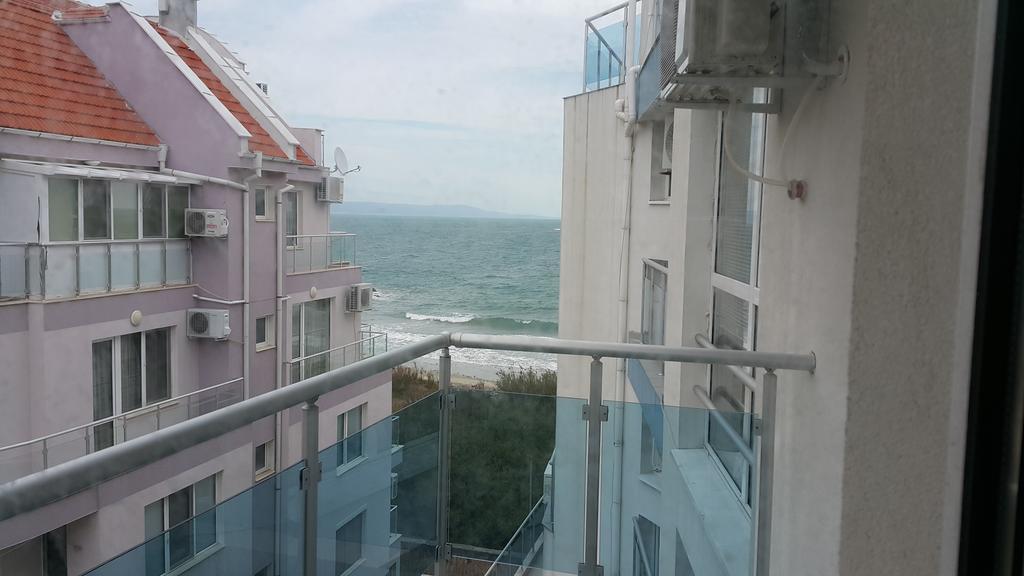 Kraybrezhna Apartment Pomorie Extérieur photo
